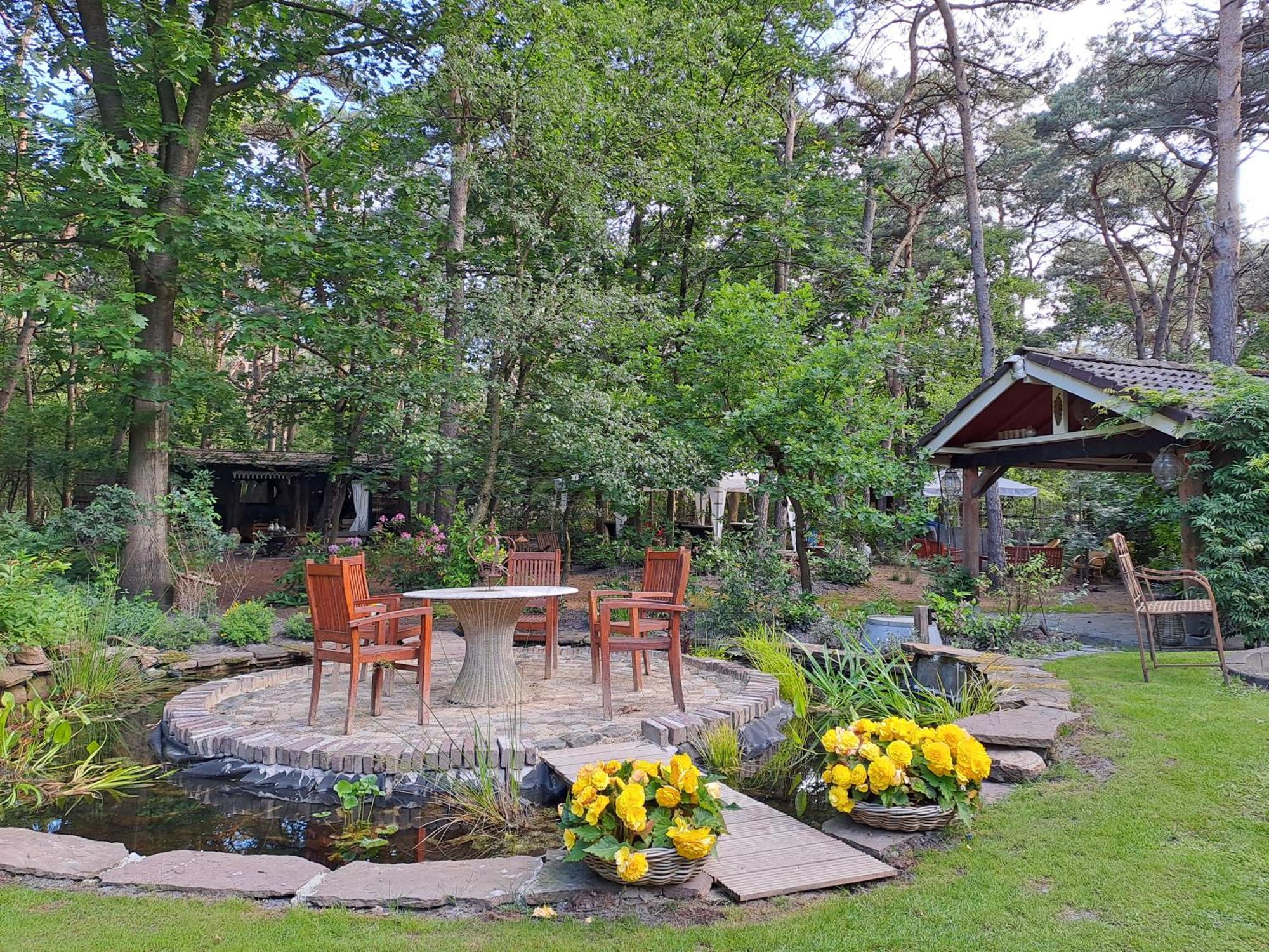 Bed and Breakfast Bosgeluk Helmond Exterior foto